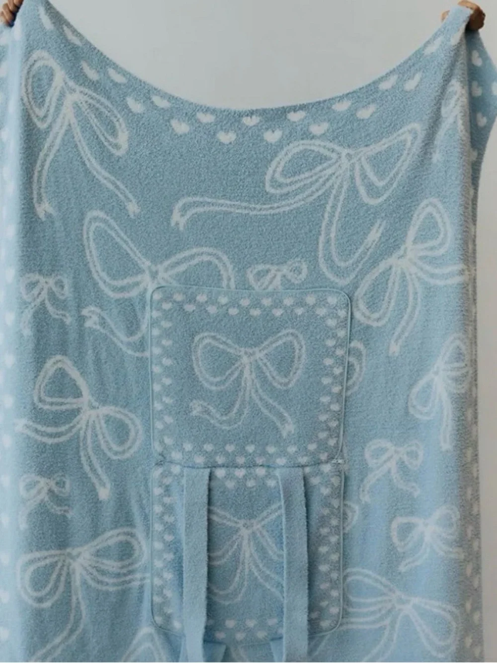 Cozy Bow Sherpa Throw Blanket - Light Blue